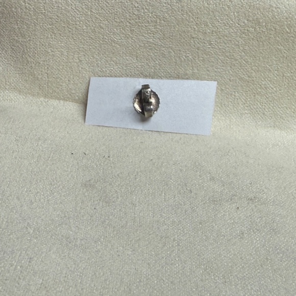 James Avery Single Letter "R" Stud - Picture 2 of 2